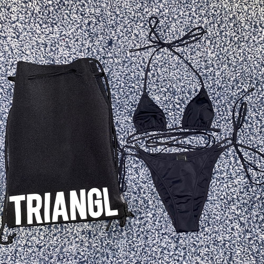 Triangl Vinca Ebony Black xs DO NOT BUY